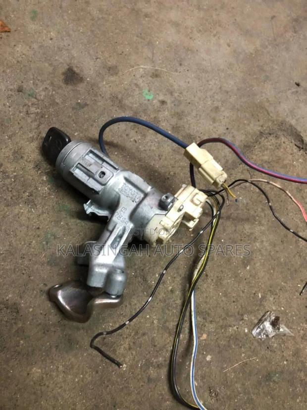 Ignition Key Probox Succeed Nze Fancago Vitz - main view