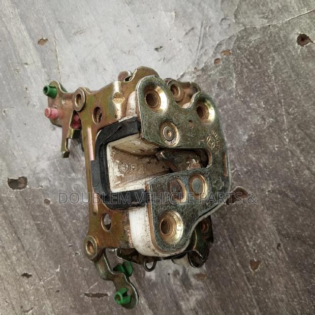 Door Mechanism Nissan E24/E27/Qd32/Urvan/Caravan Original