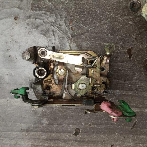Door Mechanism Nissan E24/E27/Qd32/Urvan/Caravan Original - thumbnail 2