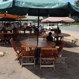 6 Seater Garden Set With an Umbrella