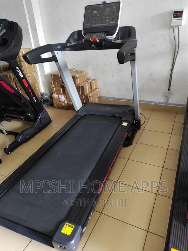 Merc V7 Commercial Treadmill - thumbnail 3