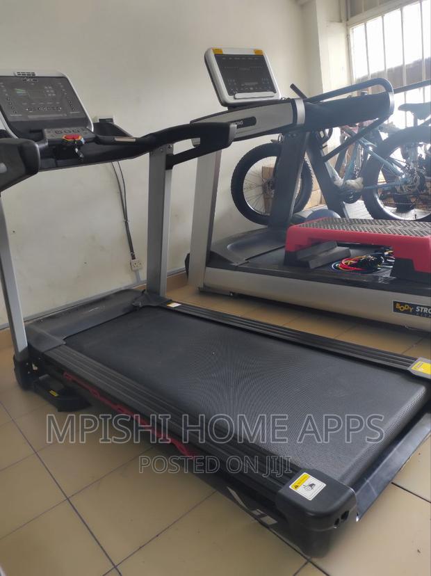 Merc V7 Commercial Treadmill - thumbnail 2