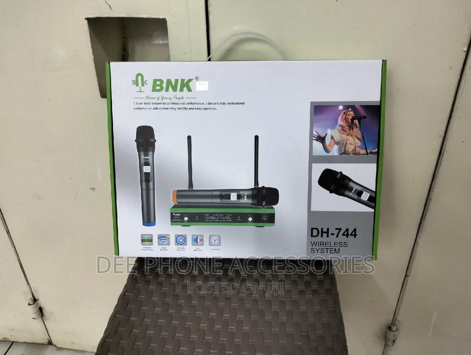 BNK DH 744 Wireless Microphone