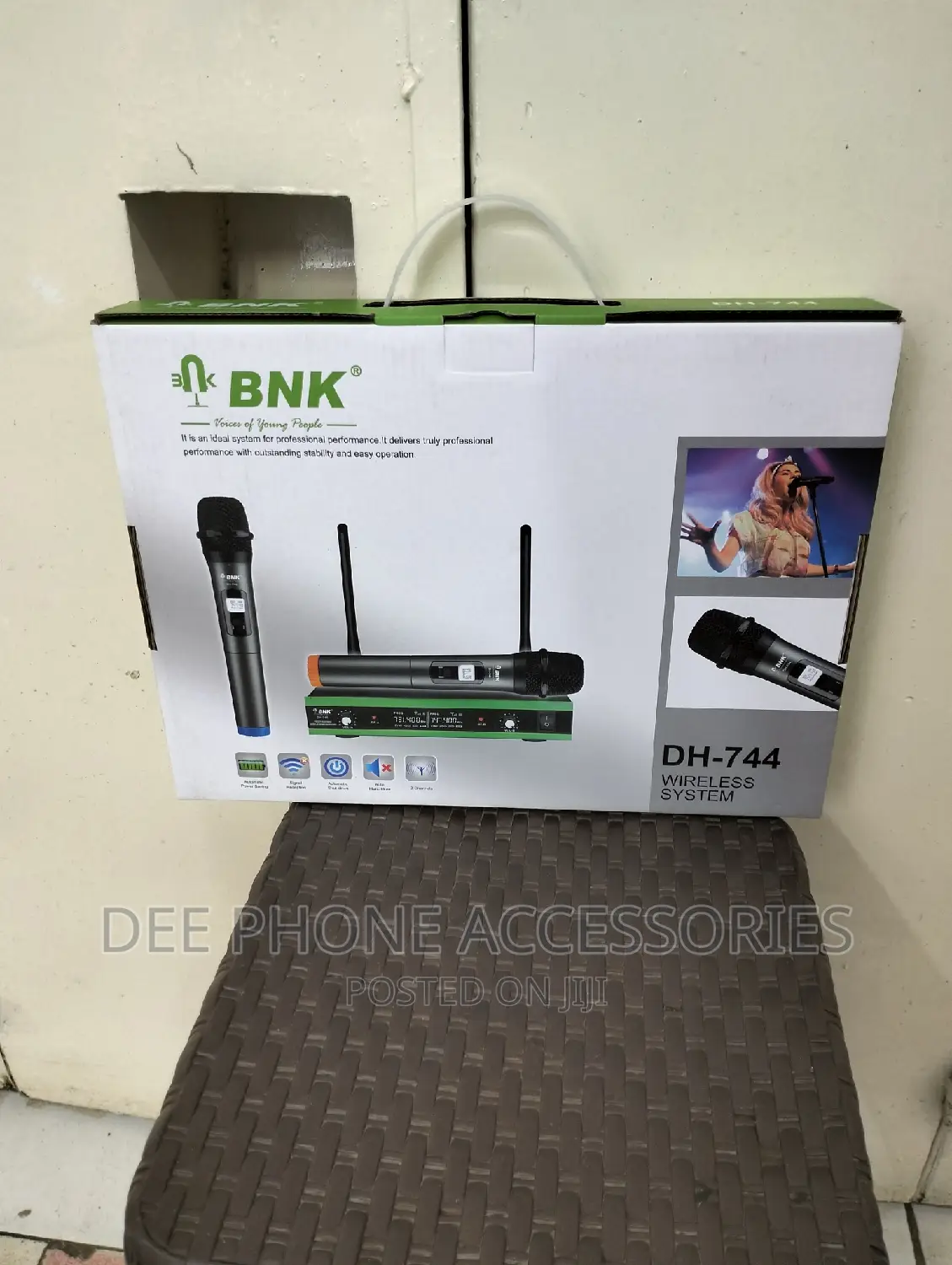 BNK DH 744 Wireless Microphone