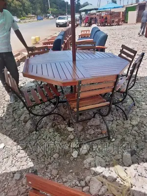 6 Seater Garden Set Plus Umbrella