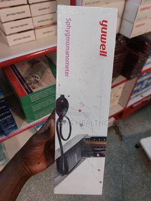 Mercurial Sphygnomanometer Monitor. - thumbnail 2