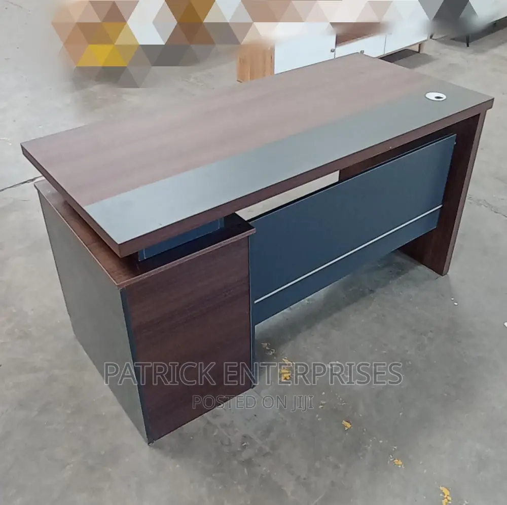 Executive Imported Office Desk 1.4 MTRS