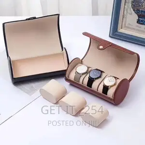 3 Slot Watch Storage Case Material: PU Leather
Elegant