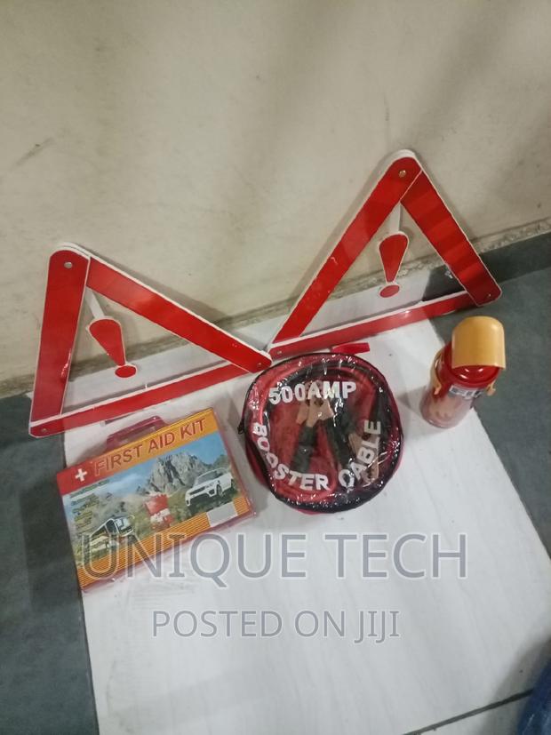 Car Safety Kit With Foldable Life Saver Triangles - thumbnail 2