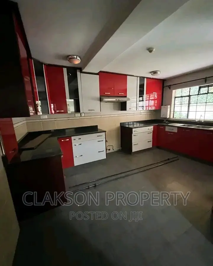 4bdrm Townhouse / Terrace in Kilimani for rent