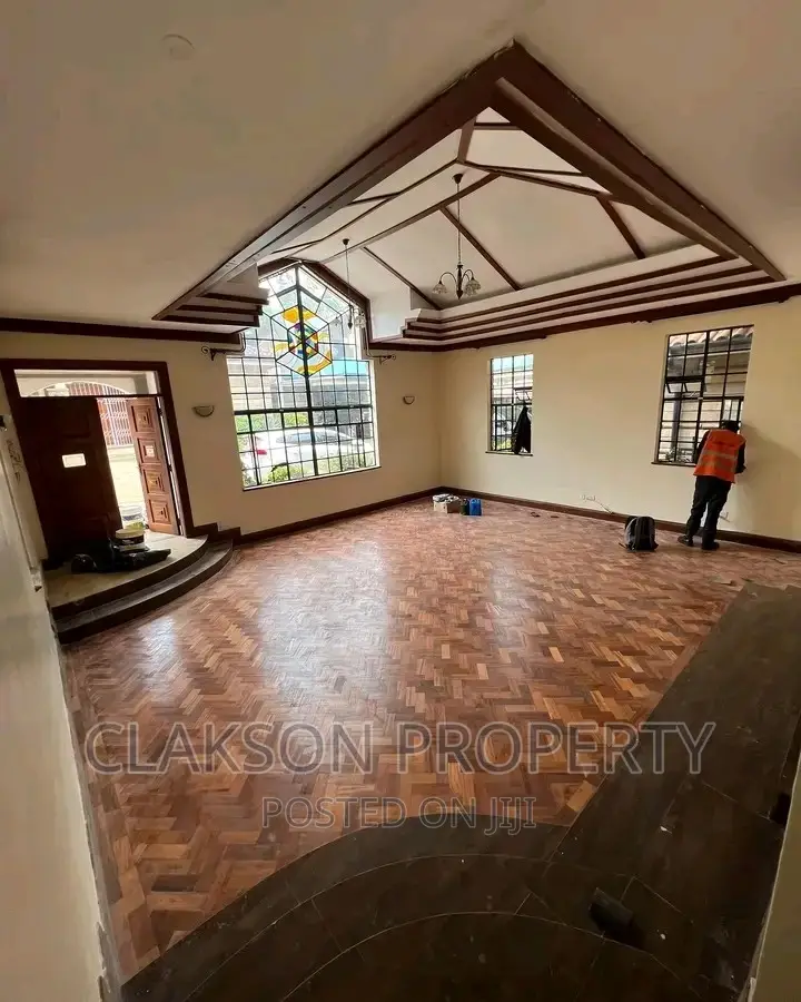 4bdrm Townhouse / Terrace in Kilimani for rent