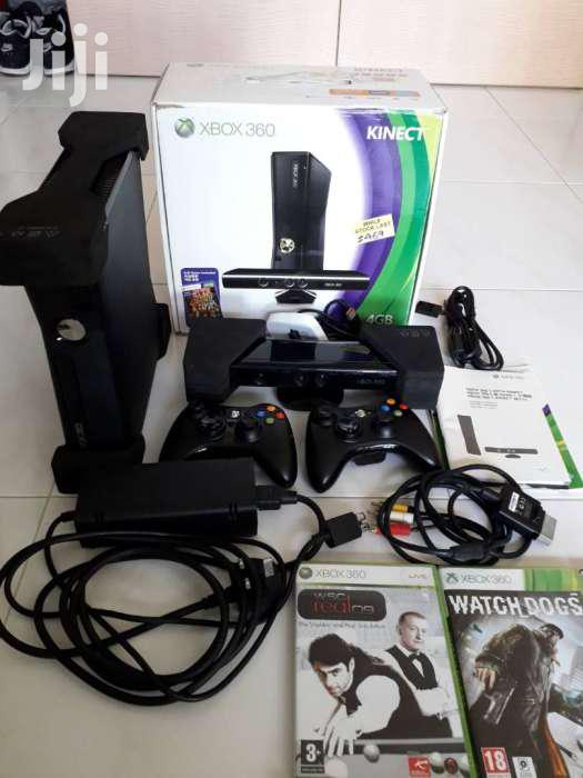 Complete Xbox 360 With 1 Pads and 15 Games - main view