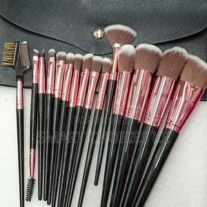 Makeup Brush Kit - main view