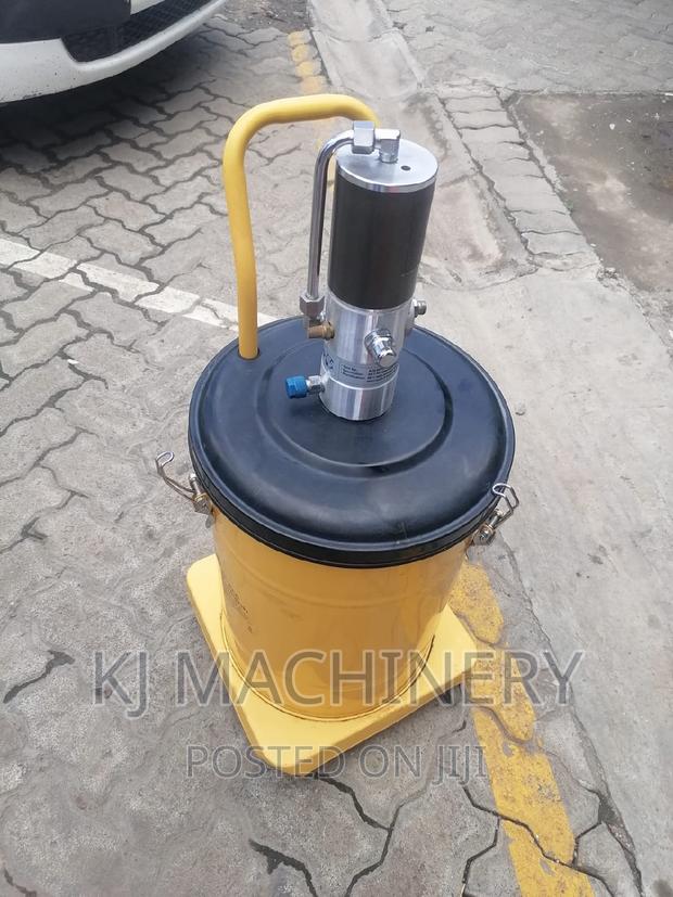 Pneumatic Air Grease Lubricating Machine-Ingco 30litres - main view