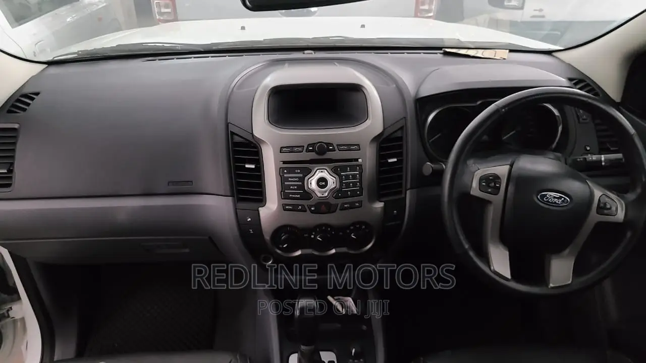 Toyota Hilux 2016 White