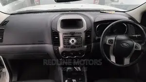 Toyota Hilux 2016 White
