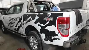 Toyota Hilux 2016 White
