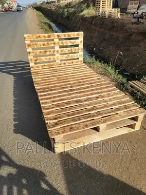 Pallet Bed- 4*6 Detachable and Blazed Pallet Bed. (# )