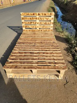 Pallet Bed- 4*6 Detachable and Blazed Pallet Bed. (# )