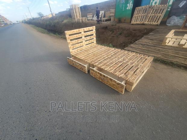 Pallet Bed- 4*6 With Drawers Pallet Bed. (#L02,)