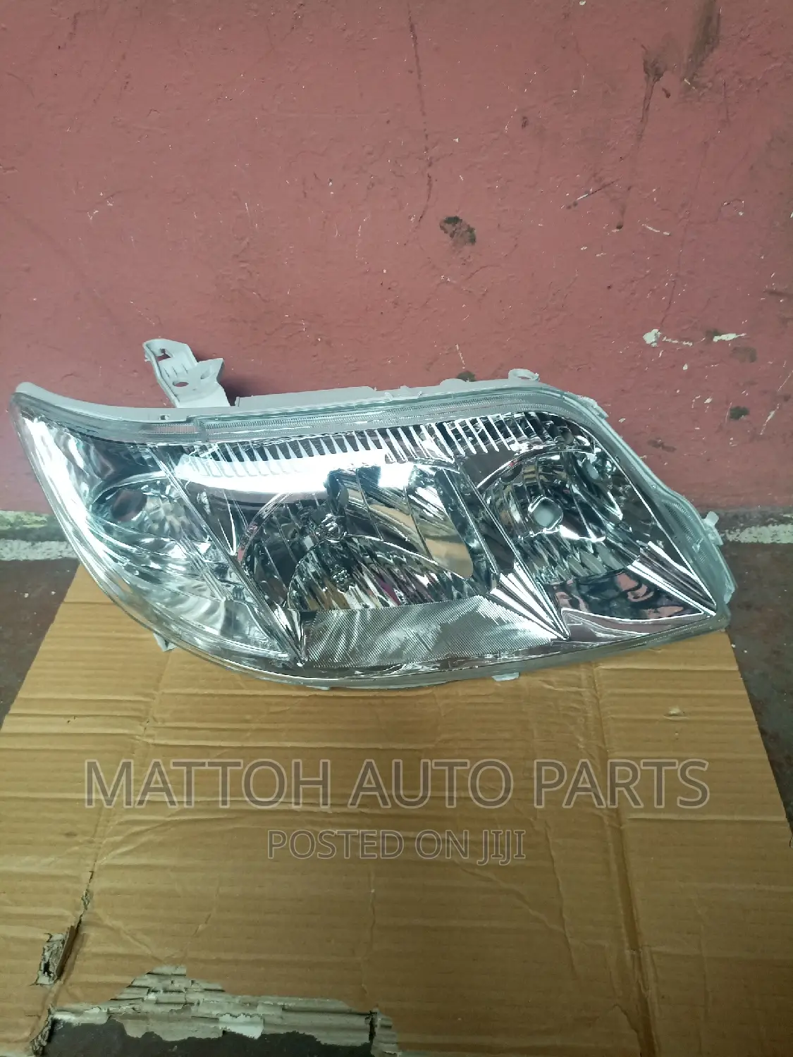 Head Light Nze 2005