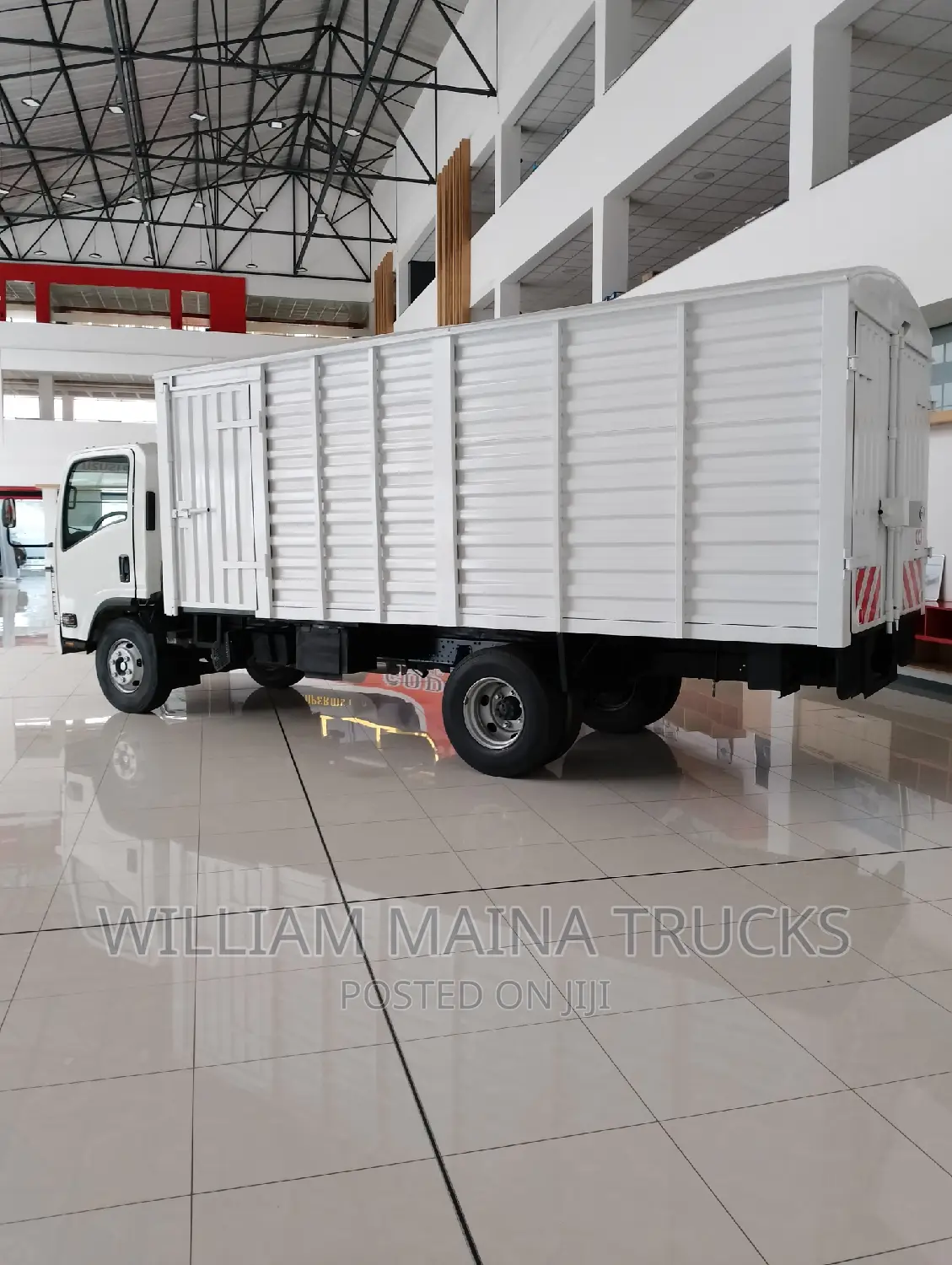 Isuzu NQR (Bluepower)