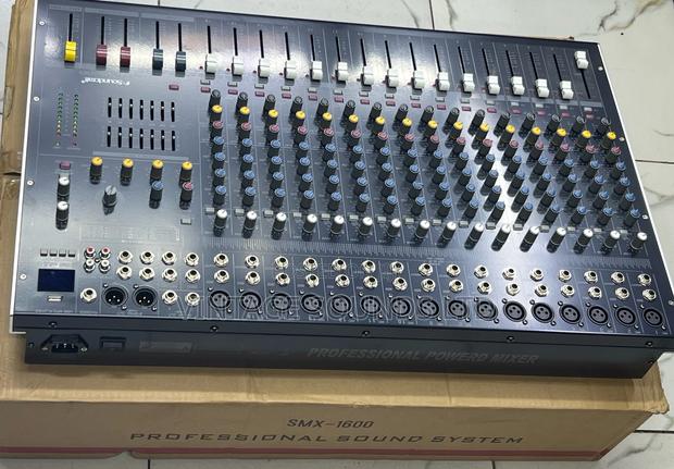 Soundcraft SMX-1600 Professional Audio Power Mixer16 Channel