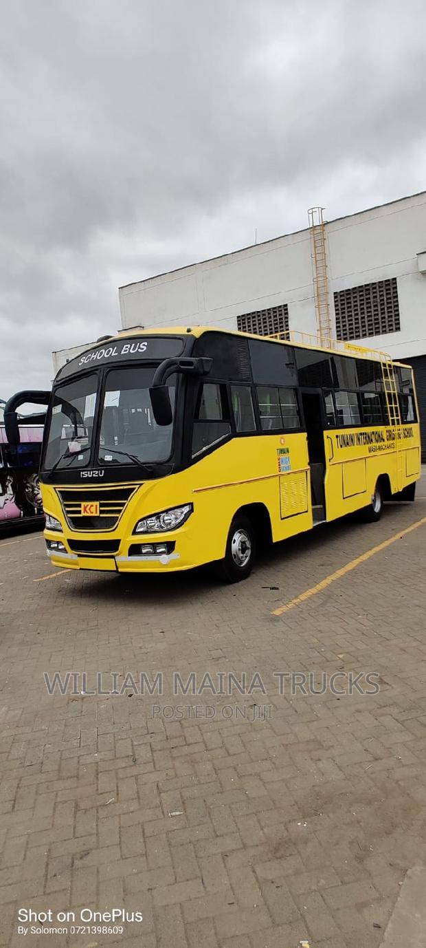 New Isuzu Executive Bus 2023 Yellow - thumbnail 9