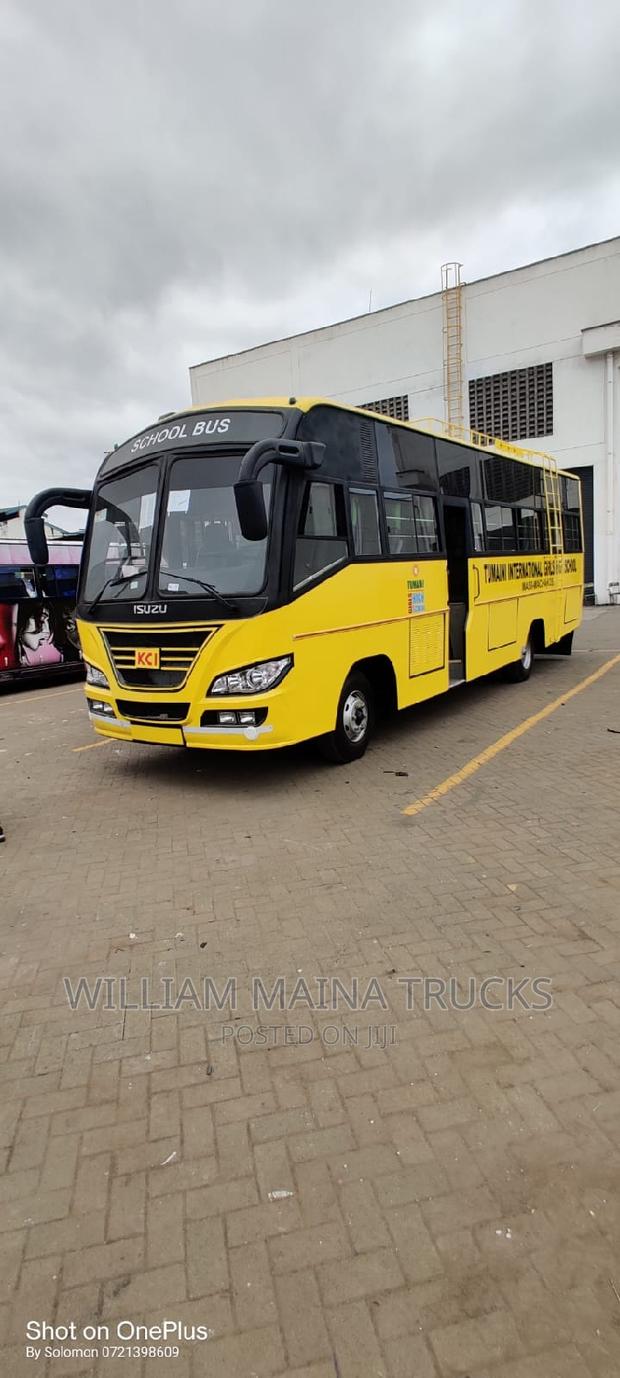 New Isuzu Executive Bus 2023 Yellow - thumbnail 12