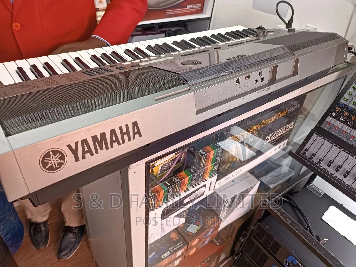 Yamaha PSR-E443 Electronic Keyboard