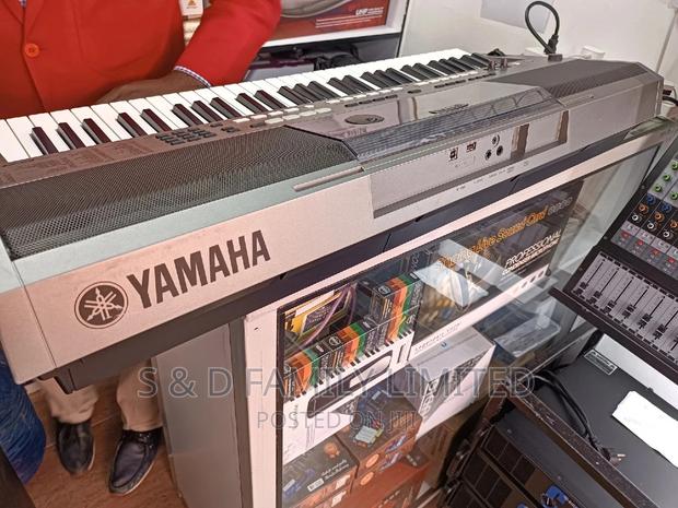 Yamaha PSR-E443 Electronic Keyboard - main view