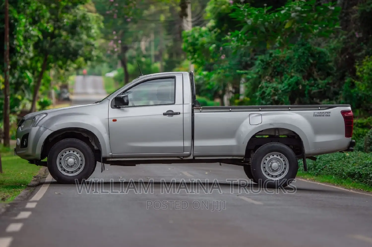 New Isuzu D-MAX 2023 Gray