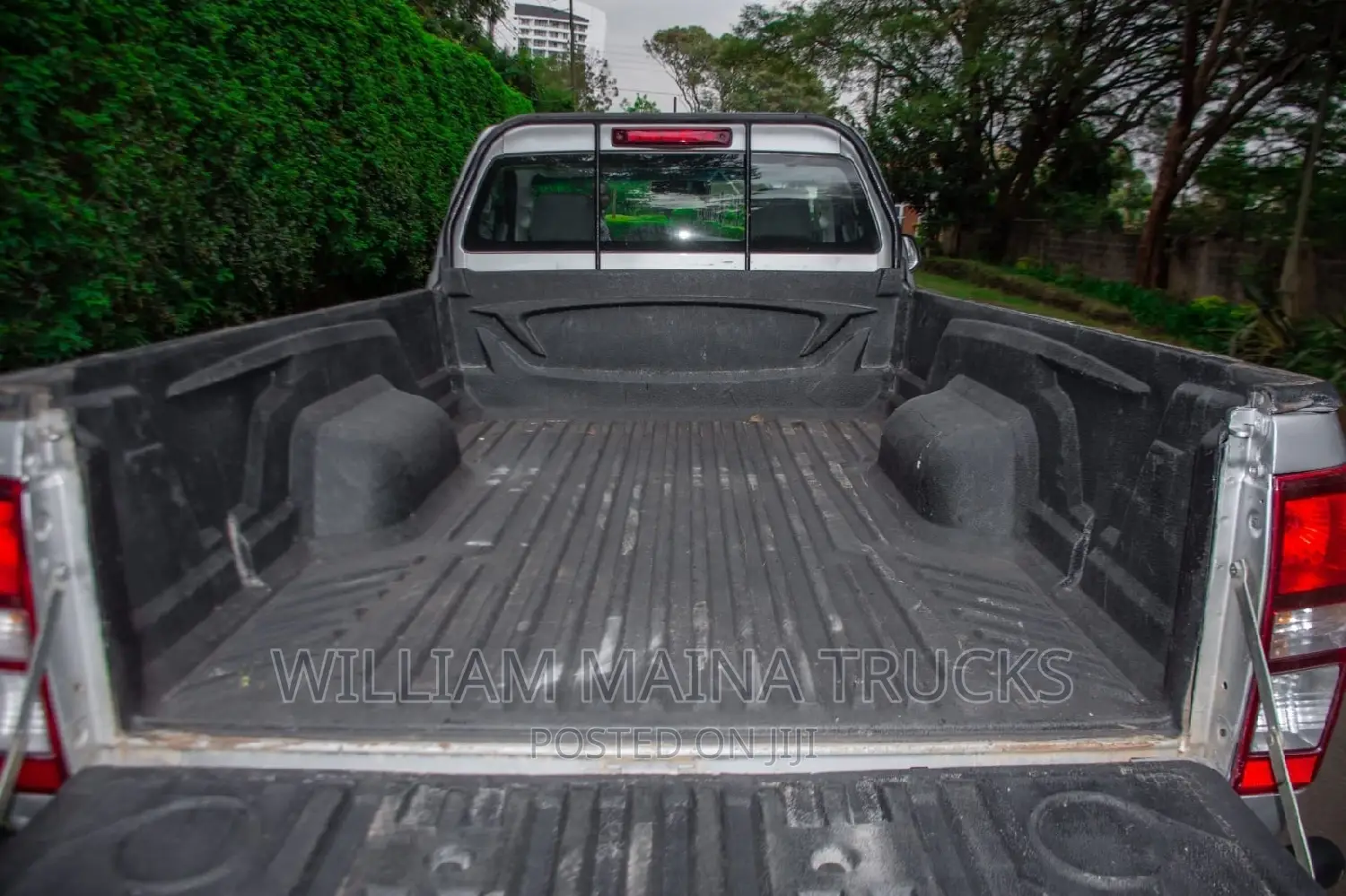 New Isuzu D-MAX 2023 Gray