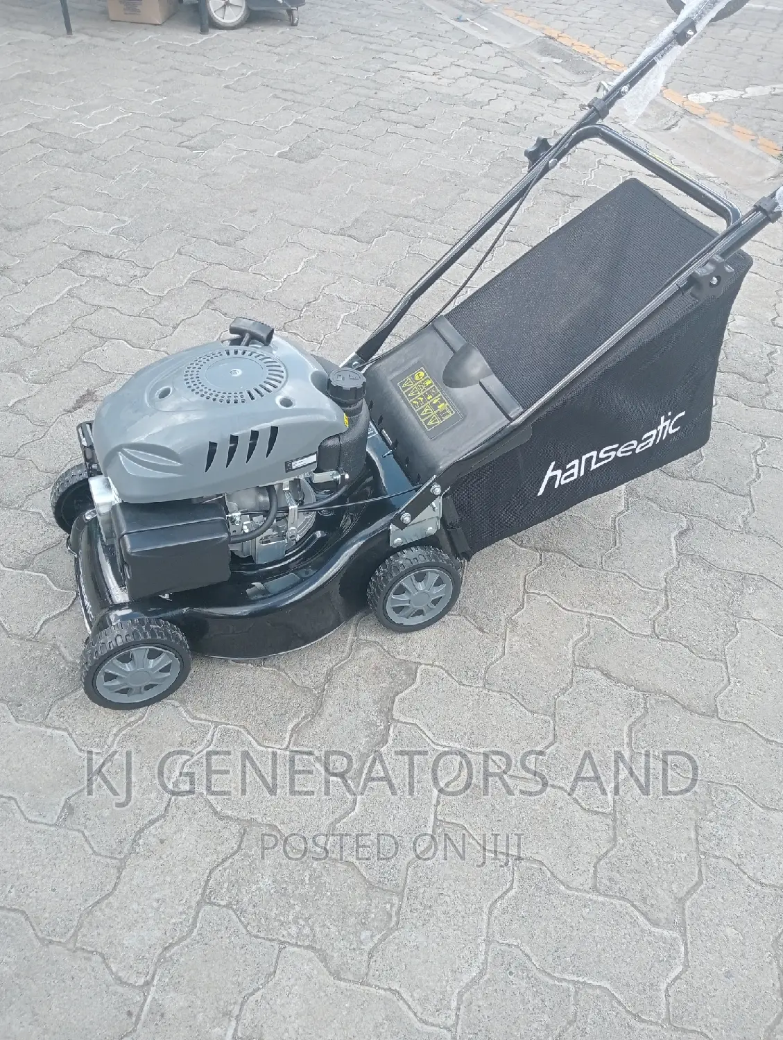 High Technology Grass Cutting Machine (Mower)