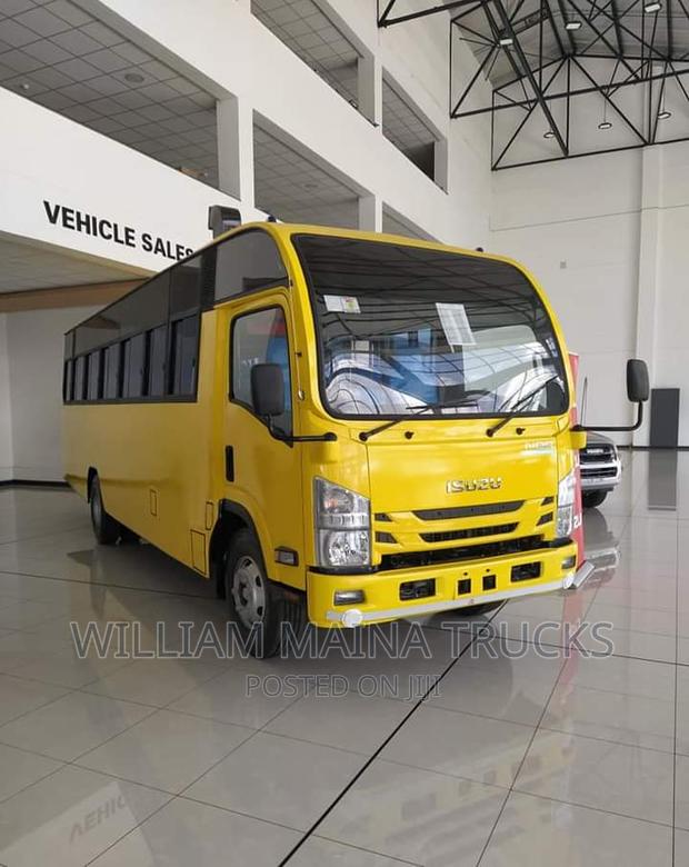 New Isuzu Executive Bus 2023 Yellow - thumbnail 5