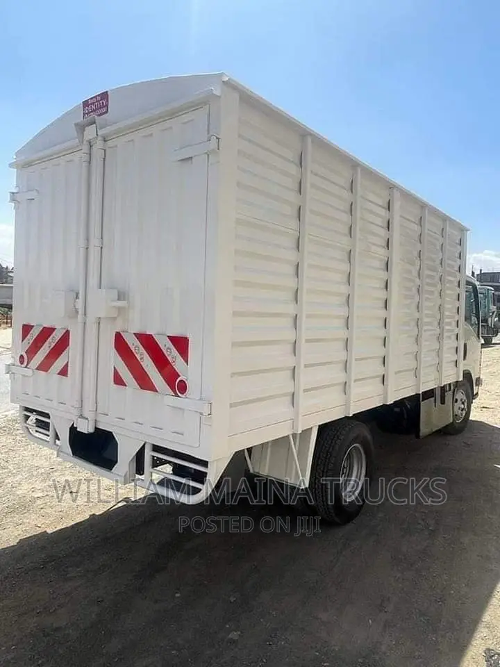 Isuzu NQR Truck