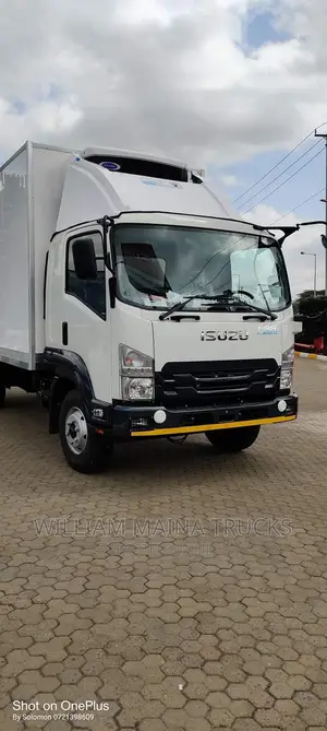 Isuzu FRR 90 (Slyqueen)