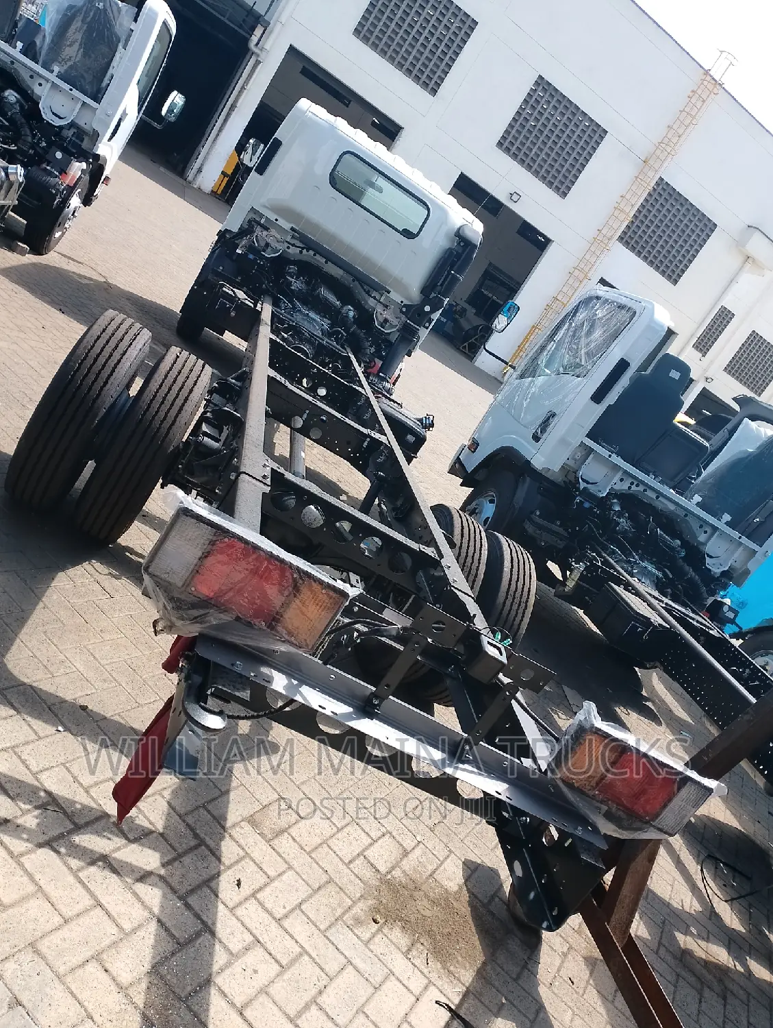 Isuzu FRR 90 (Slyqueen)