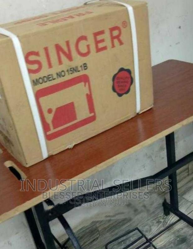 Complete Singer Sewing Machine - main view