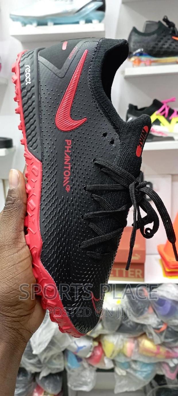 Nike Phantom Football Trainers - main view