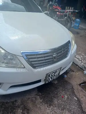 Toyota Crown 2012 Pearl