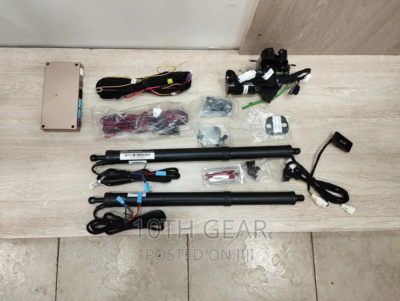 Land Cruiser FJ200 2016+ Boot Shock Electric Boot Shock