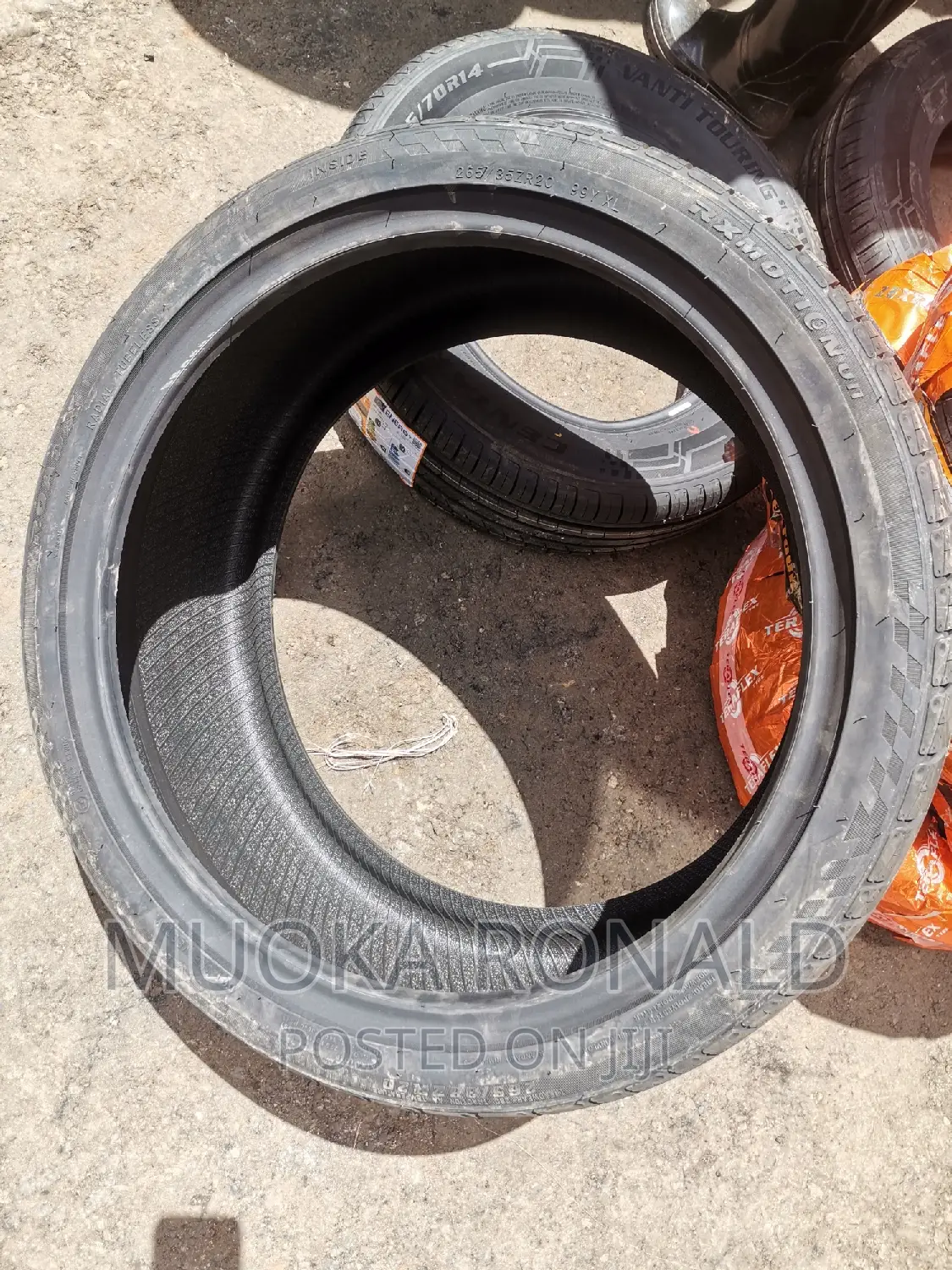 265/35r20 Roadx Tyre