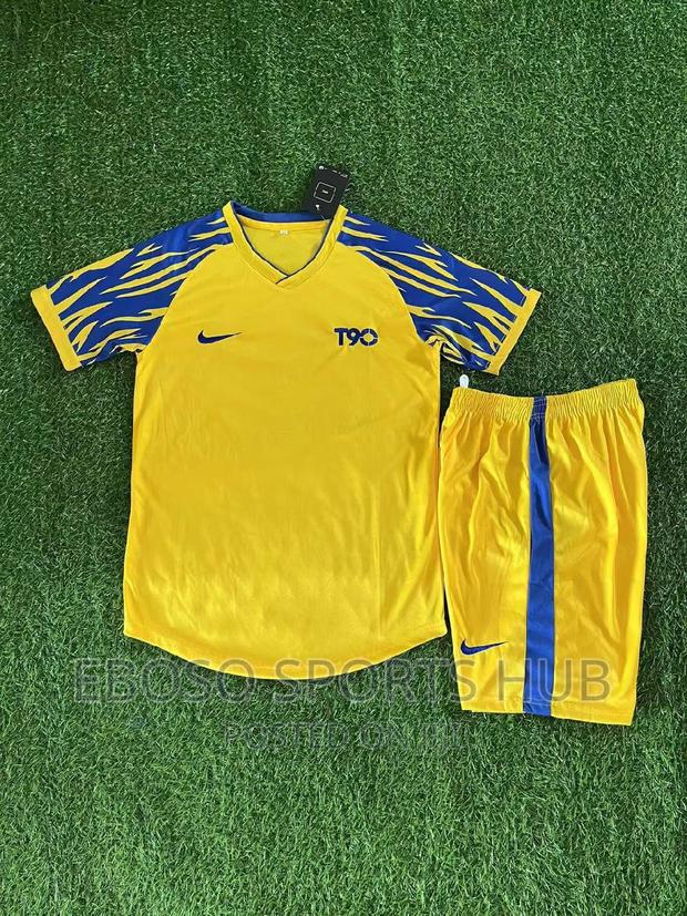 Yellow, Nike Football Uniform. - thumbnail 2