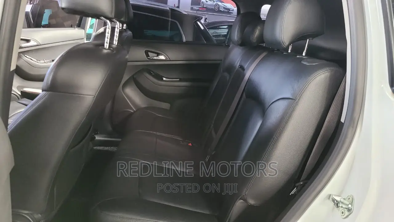 Toyota Crown 2018 Pearl