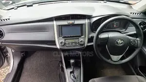 Toyota Corolla Fielder 2017 Silver