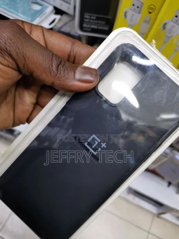 Black Candy Silicone Case for Oneplus 9R - thumbnail 3