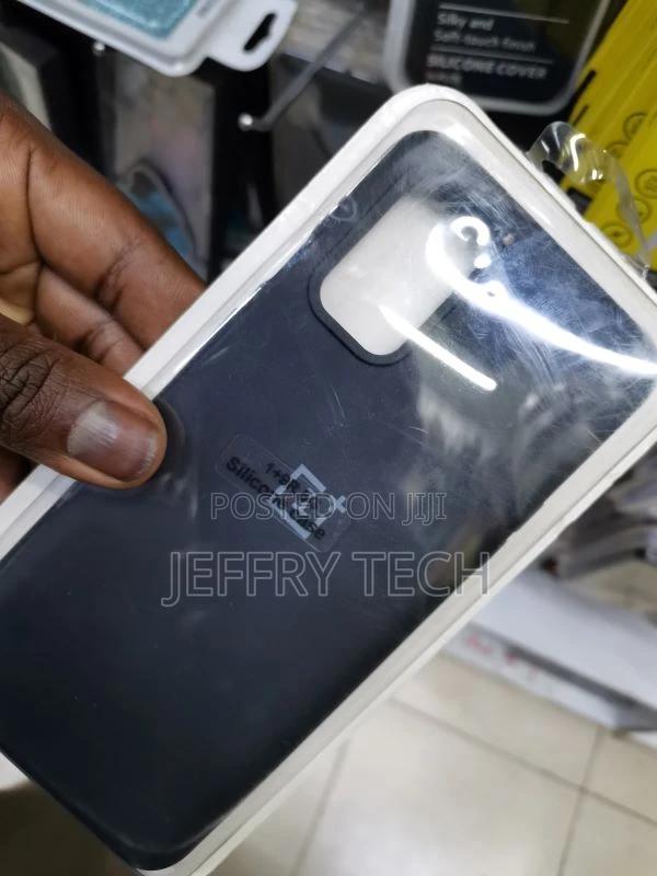 Black Original Silicone Case for Oneplus 9r - thumbnail 3