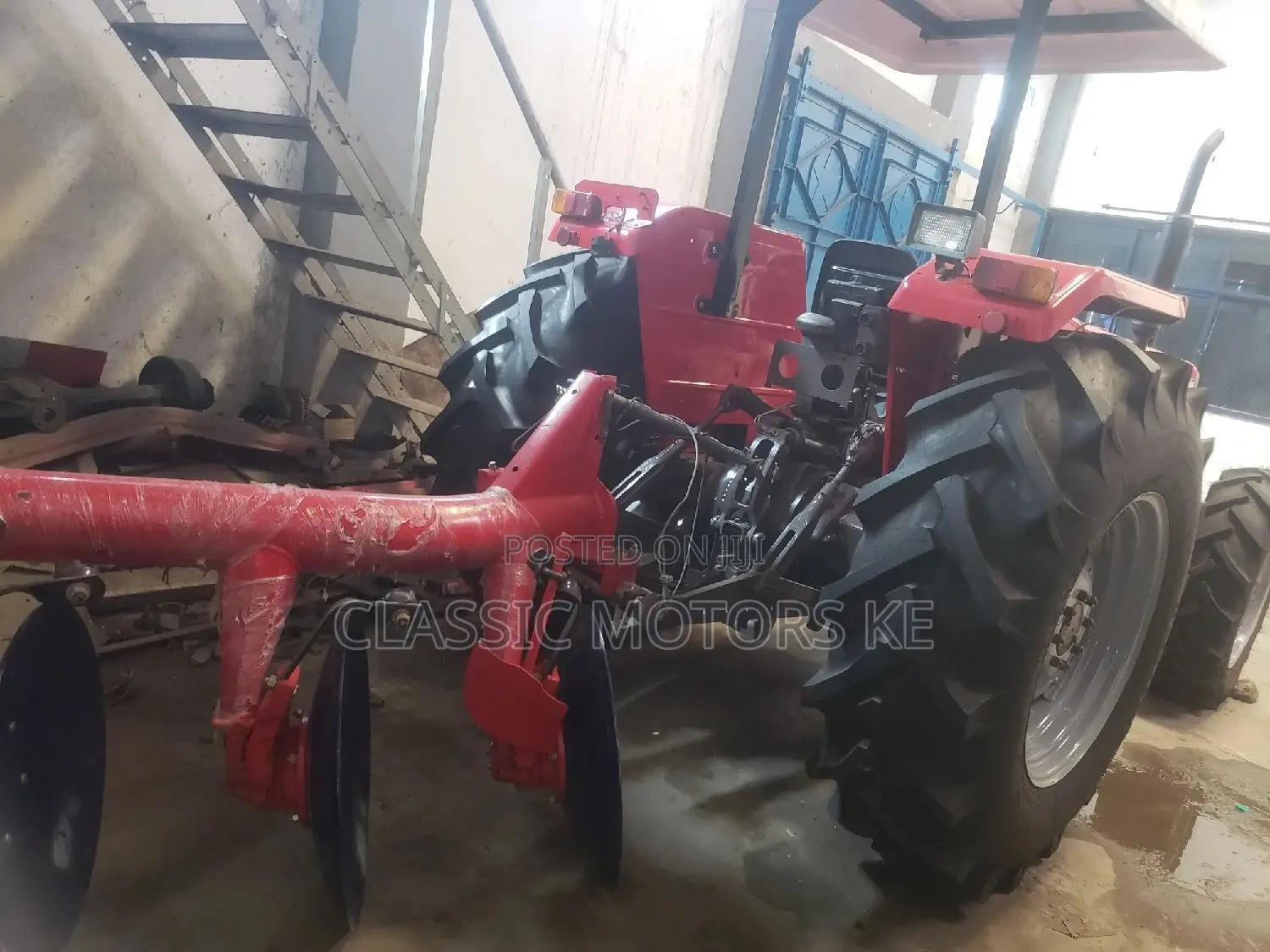 Massey Ferguson MF 290, 4 Wheel Drive Tractor