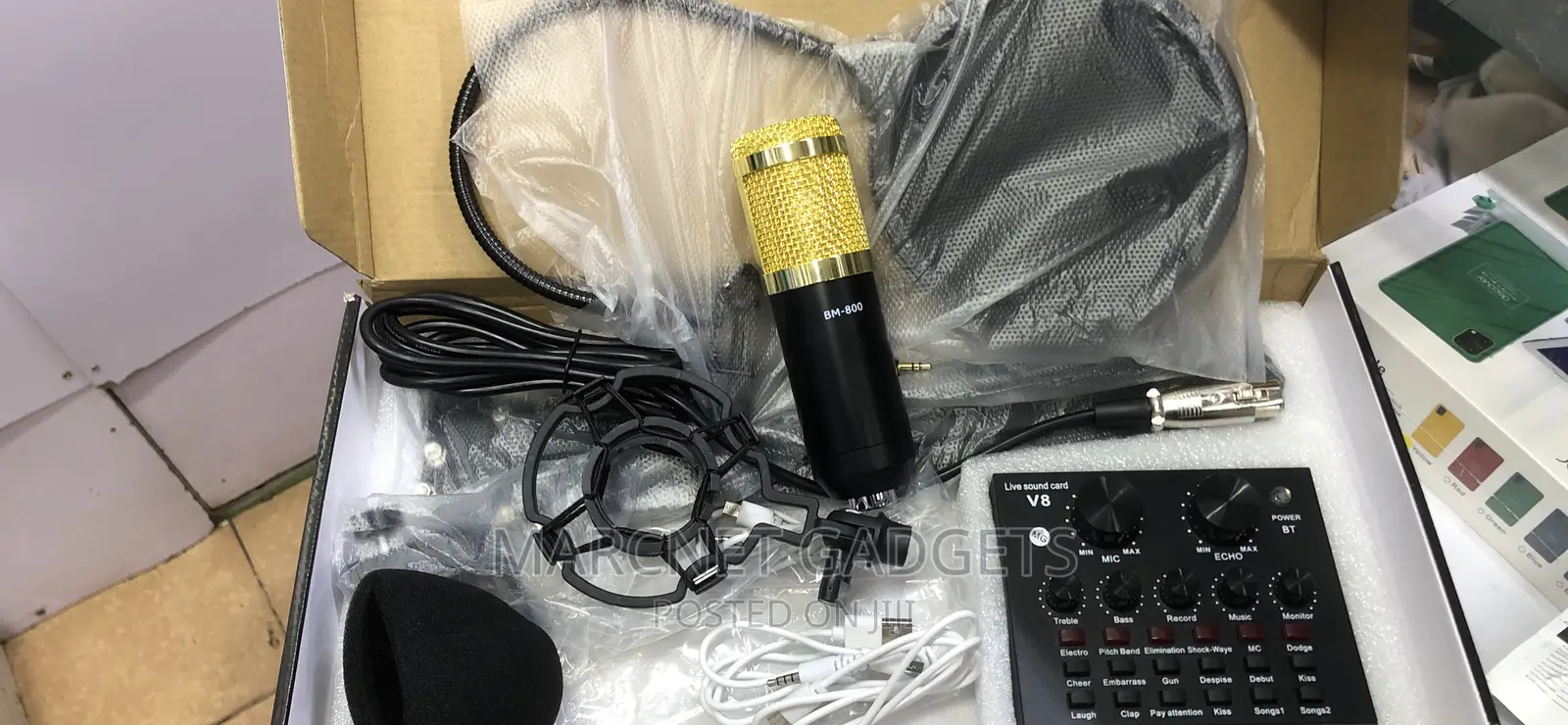 BM 800 Podcast Microphone With Rechargeable Sound Card Stand